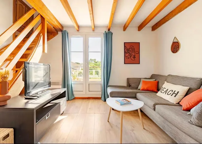 Magnifique Appartement Traversant Avec Vue Sur Le Golf