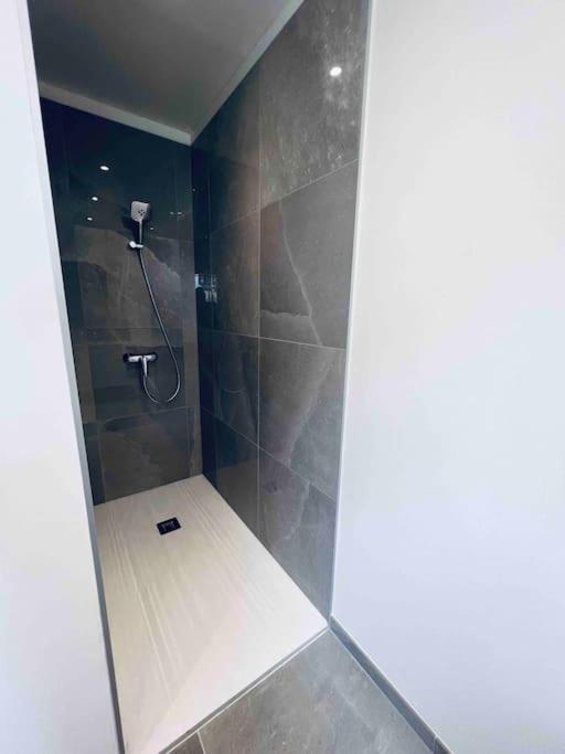 Magnifique Traversant Avec Vue Sur Le Golf Apartment